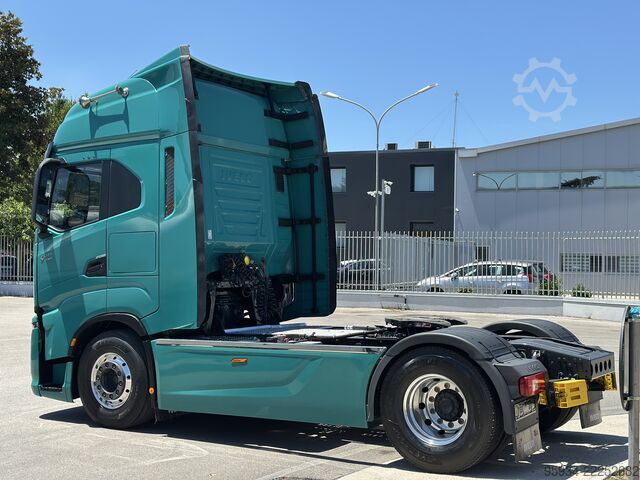 স্ট্যান্ডার্ড ট্রাক্টর ইউনিট Iveco S WAY 530