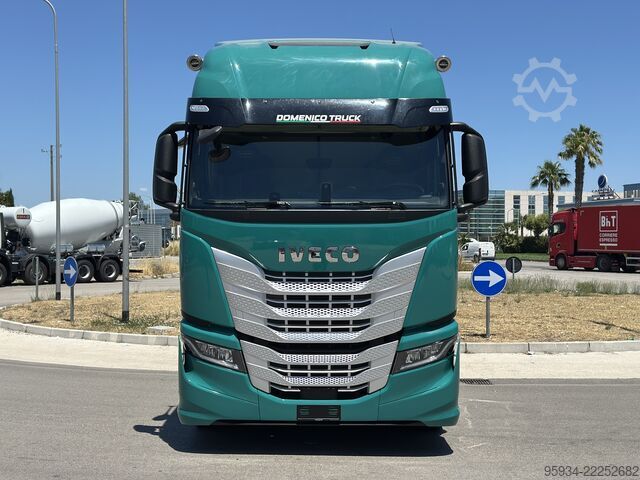 স্ট্যান্ডার্ড ট্রাক্টর ইউনিট Iveco S WAY 530