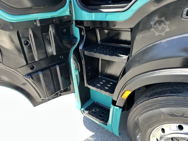 স্ট্যান্ডার্ড ট্রাক্টর ইউনিট Iveco S WAY 530
