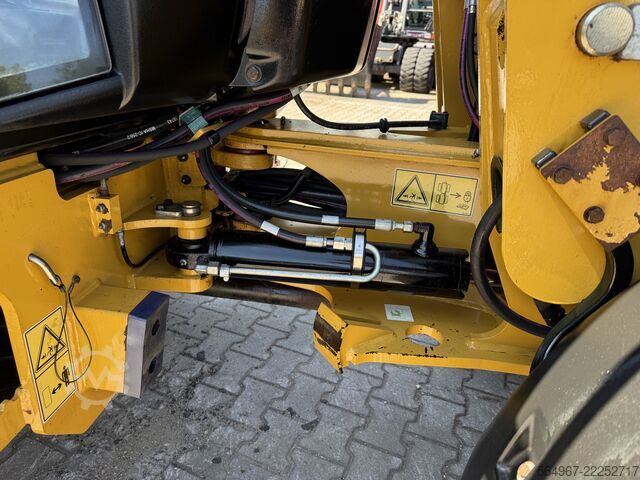 Carregadeira Caterpillar 906M Radlader 55 kW 5600 kg