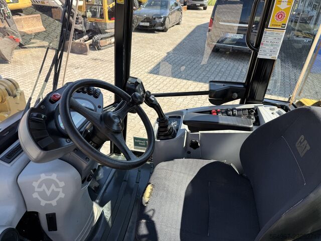 Carregadeira Caterpillar 906M Radlader 55 kW 5600 kg
