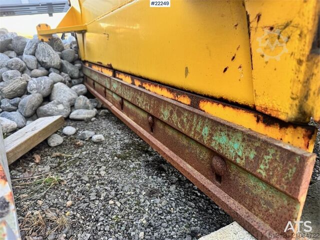 Vama EAU4800K folding wing plow for truck Vama EAU4800K folding wing plow for truck