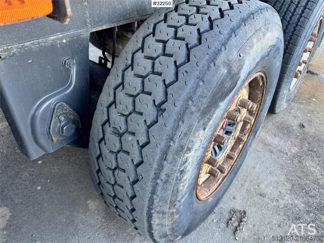 Maur Triple-Axle Trailer Maur Triple-Axle Trailer