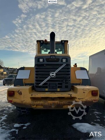 Radlader Volvo L110F wheel loader with bucket