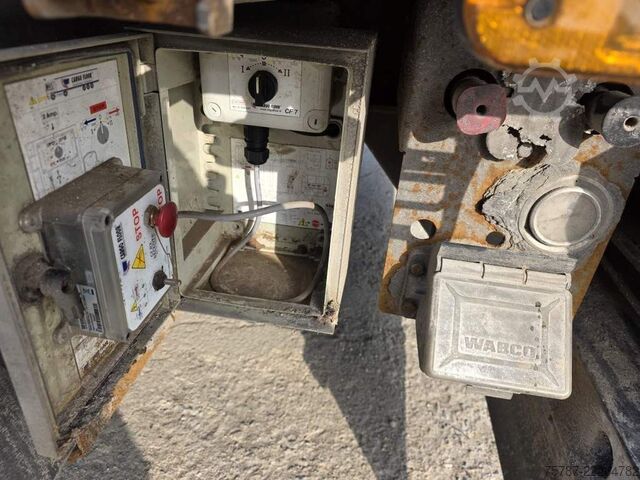 Semi-remorque à plancher roulant KRAKER 92 cbm Schubboden, Lift,WABCO ABS,sauberer Boden