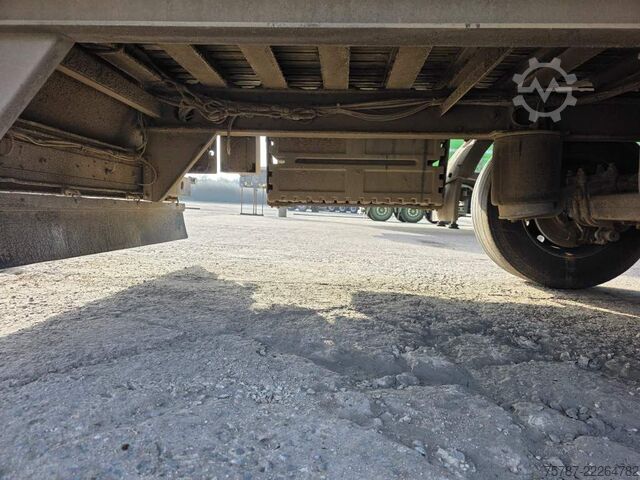 Semi-remorque à plancher roulant KRAKER 92 cbm Schubboden, Lift,WABCO ABS,sauberer Boden