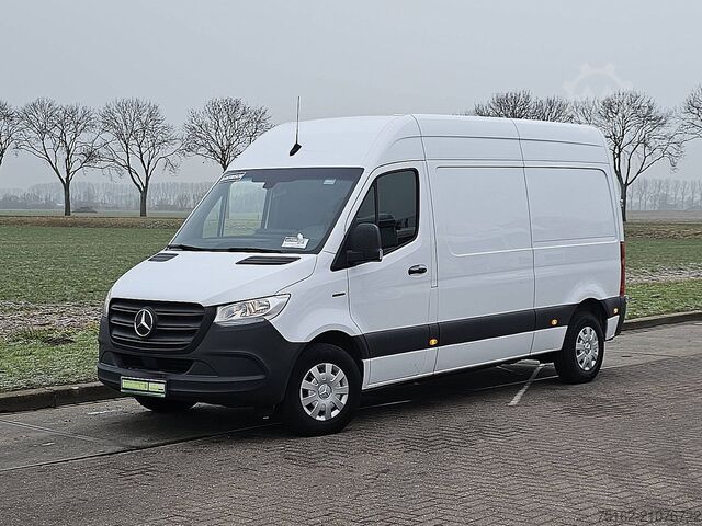Stationbíll með háu þaki MERCEDES-BENZ ESPRINTER L2H2 Elektrisch AC!