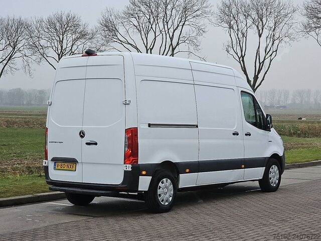 Stationbíll með háu þaki MERCEDES-BENZ ESPRINTER L2H2 Elektrisch AC!