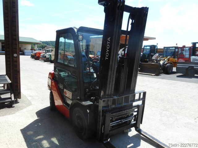 Motostivuitor Toyota 02-8FDF25 Triplex + SS + ZV + Kabine