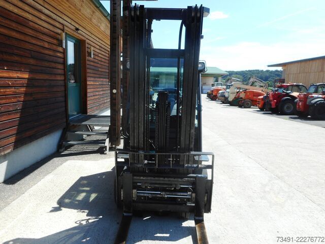 Motostivuitor Toyota 02-8FDF25 Triplex + SS + ZV + Kabine