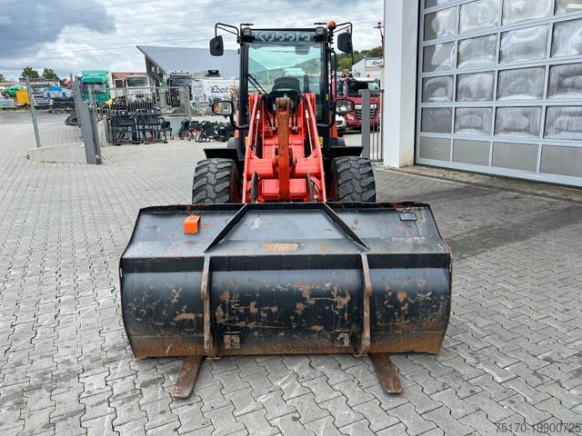 Ładowarka kołowa KUBOTA R070 / Gabel & Schaufel / nur 1.869h!