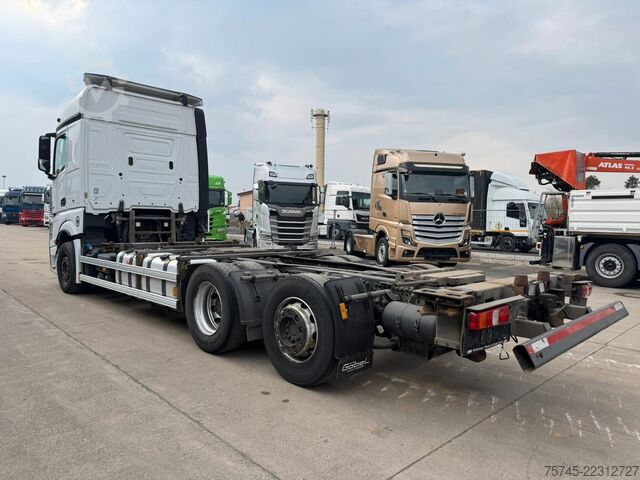 Kamion z zamenljivo nadgradnjo MERCEDES-BENZ ACTROS 2543 * RETARDER * LIFTACHSE * MULTI *
