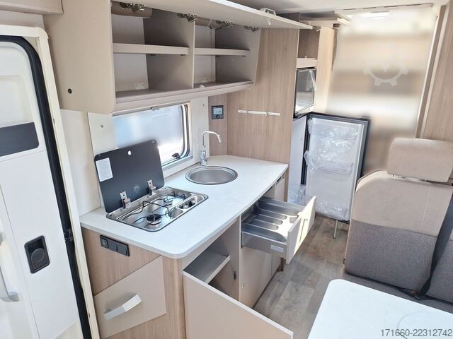 Camper mansardato CARADO pro A 464 Automatik, Fußbodenerw, Markise