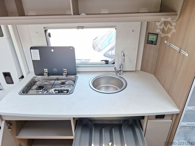 Camper mansardato CARADO pro A 464 Automatik, Fußbodenerw, Markise