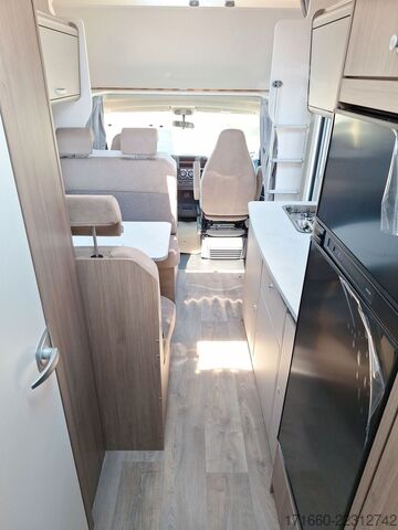 Camper mansardato CARADO pro A 464 Automatik, Fußbodenerw, Markise