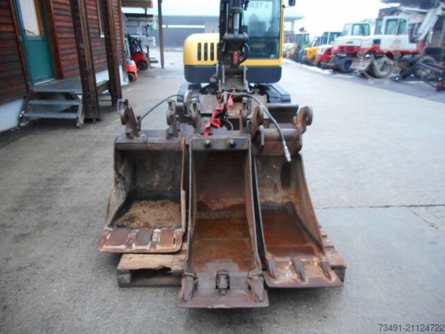 Minigrävare Terex TC75 mit 5 Löffel