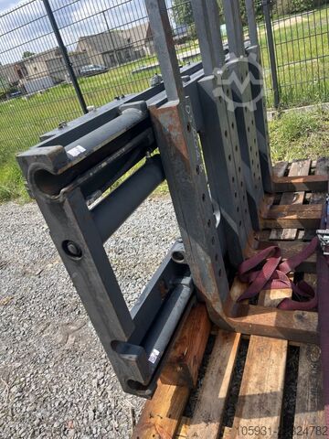 Multi-pallet handler Durwen SPK100C2-S