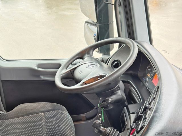 Kravas automašīnai uzstādīts celtnis MERCEDES-BENZ ACTROS 2548* HMF 3000 - K3 * TOPZUSTAND