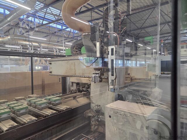 Обробний центр з наклеюванням кромки Biesse ROVER EDGE LINE