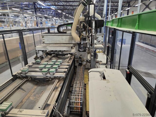 Обробний центр з наклеюванням кромки Biesse ROVER EDGE LINE