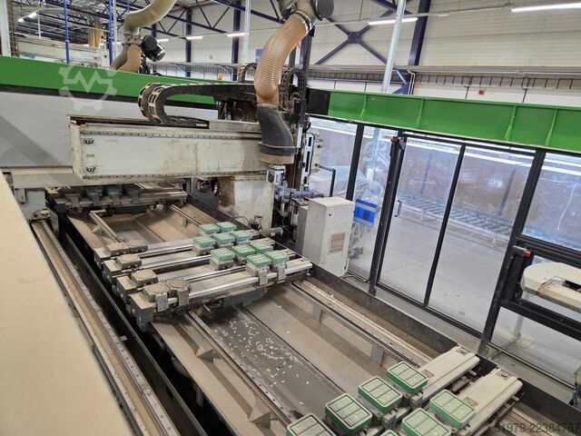 Обробний центр з наклеюванням кромки Biesse ROVER EDGE LINE