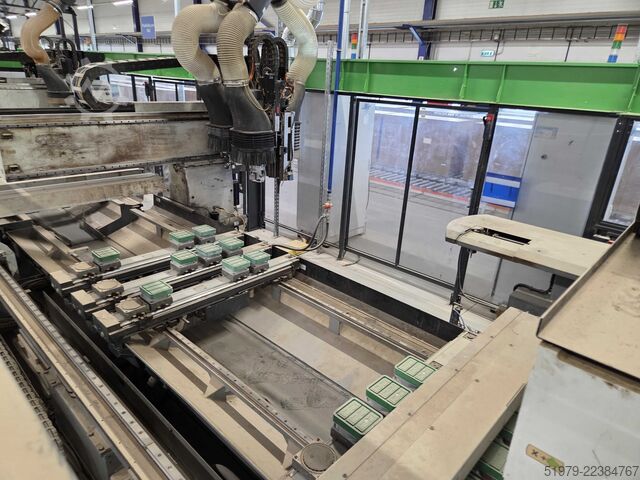 Обробний центр з наклеюванням кромки Biesse ROVER EDGE LINE