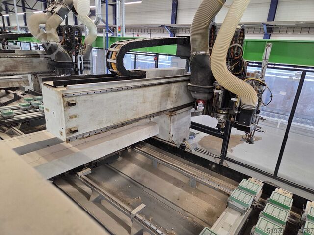 Обробний центр з наклеюванням кромки Biesse ROVER EDGE LINE