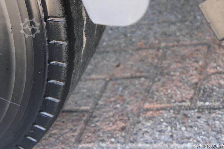 MTS standard MAN TGX 24.420 + EURO 6 + 6x2