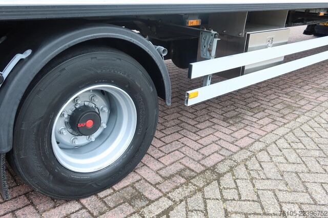 Estándar-SZM MAN TGM 15.290 Trekker + Heiwo city trailer geisole...