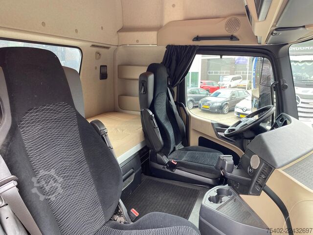 Standard tractor Mercedes-Benz Actros 1943 / PTO / Euro 6 / Automatic