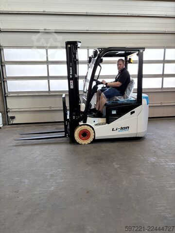 Elétrico – 3 rodas Bobcat B18NT