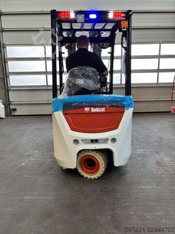 Elétrico – 3 rodas Bobcat B18NT