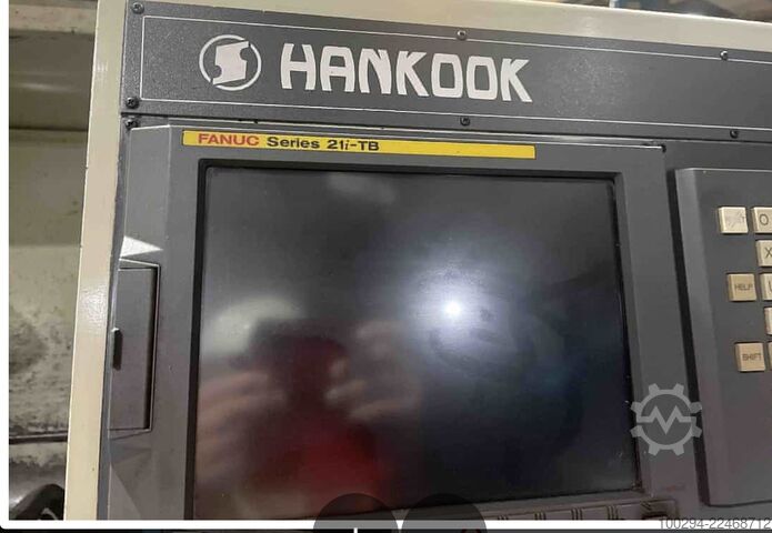 Torno Hankook 9NC x 4000 (year 2004)