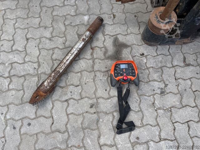 Sonda de perfuração Ditch Witch JT20 / 2017 BJ / 3.322 H / Bohrgestänge, Funk