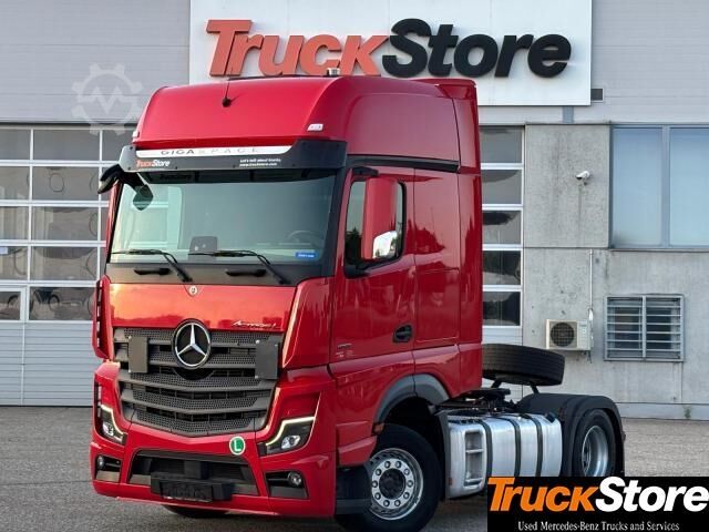 Standard nyergesvontató  Actros 1851 LS