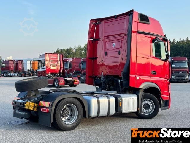 Standard nyergesvontató  Actros 1851 LS