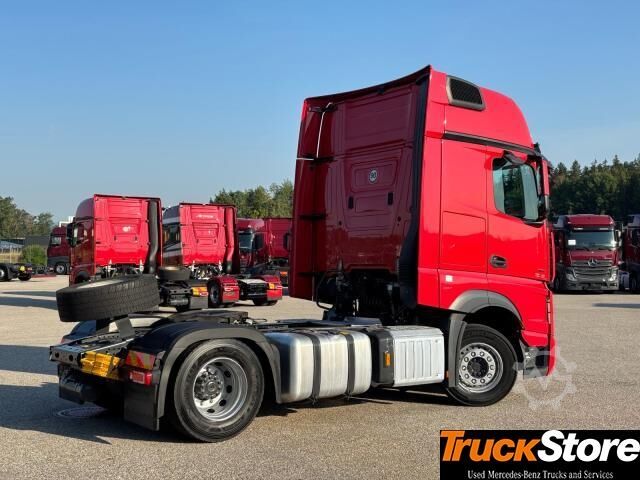 Cap tractor standard  Actros 1851 LS