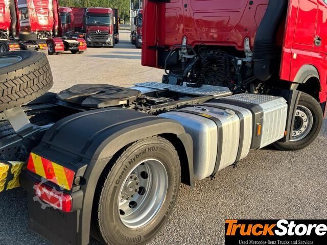 Standard nyergesvontató  Actros 1851 LS