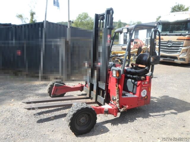 Iekrāvējs MOFFETT M 4 25.3/ 880 Std. ALLRAD !!