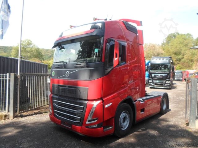 Standarta vilcējs VOLVO FH 500/ Globetrotter/ KM 361000 !!