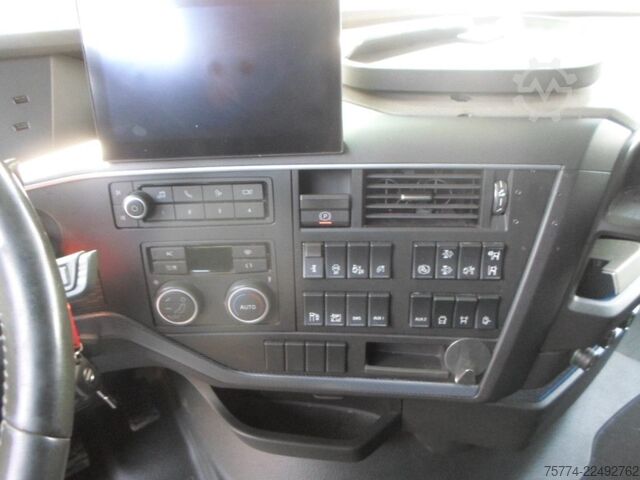 Standarta vilcējs VOLVO FH 500/ Globetrotter/ KM 361000 !!