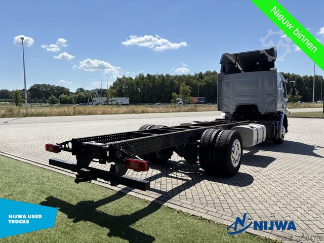Šasija ar kabīni Volvo FE 320 4x2 Bladvering + Trekhaak