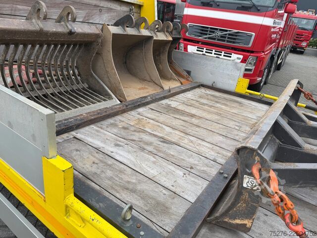 Autotransporter DAF LF 45 Machinetransporter Hydraulic ramps 48.000 km