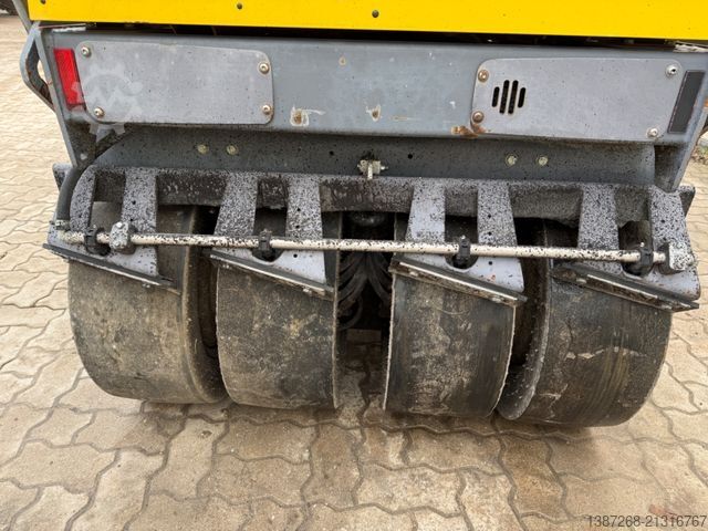 Yksirumpuvalssi DYNAPAC CC1200C Kombiwalze / 2016 BJ / 965 Stunden