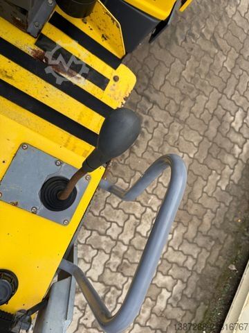 Yksirumpuvalssi DYNAPAC CC1200C Kombiwalze / 2016 BJ / 965 Stunden