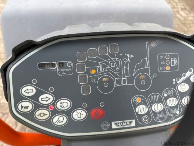 Yksirumpuvalssi HAMM HD8VV / 2016 BJ / 773 H / 1.580 KG