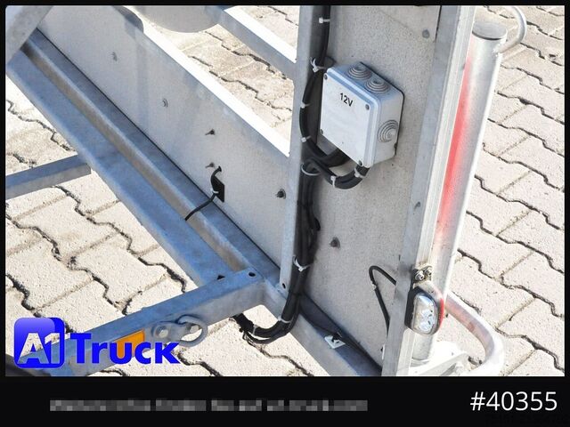 挂车 HUMBAUR Nissen B2/10 Absperrtafel Verkehrsleittafel Warntafel