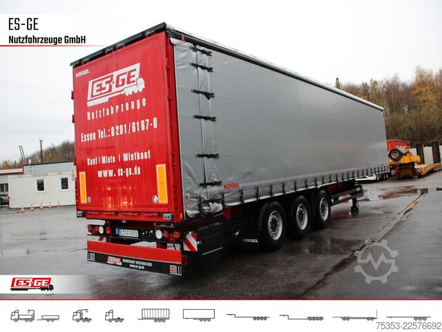 Ανοιχτό ημιρυμουλκούμενο με μουσαμά KÖGEL 3-Achs-Cargo-Coil-Pritschensattelanhänger