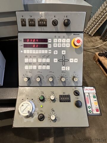 آلة طحن السطح Okamoto ACC 63DX BV