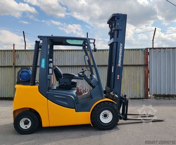 Газові навантажувачі з приводом на LPG Jungheinrich TFG 430s 1555h/ 4.3m/ 4v